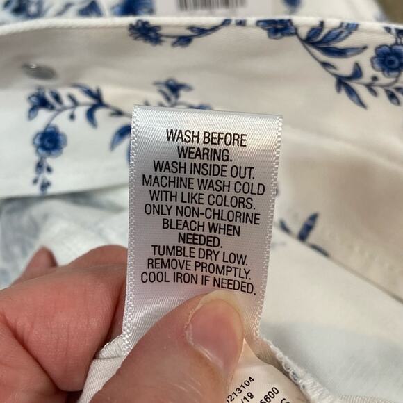 Croft & Barrow NWT Size XS Blue & White Floral Print Jean Jacket Coat - Picture 12 of 13